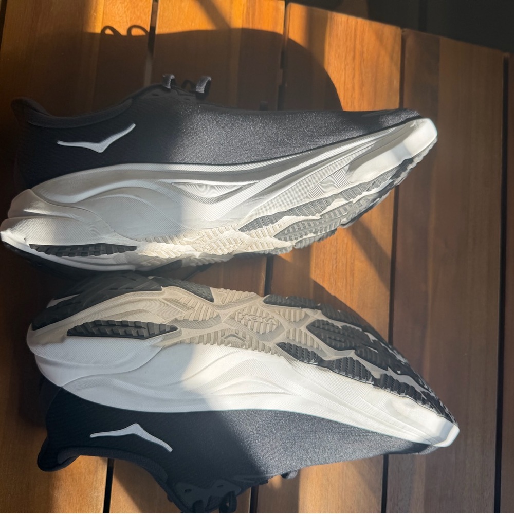 Hoka Men's Black Arahi 8 Sneakers Size 12D - Picture 3 of 7